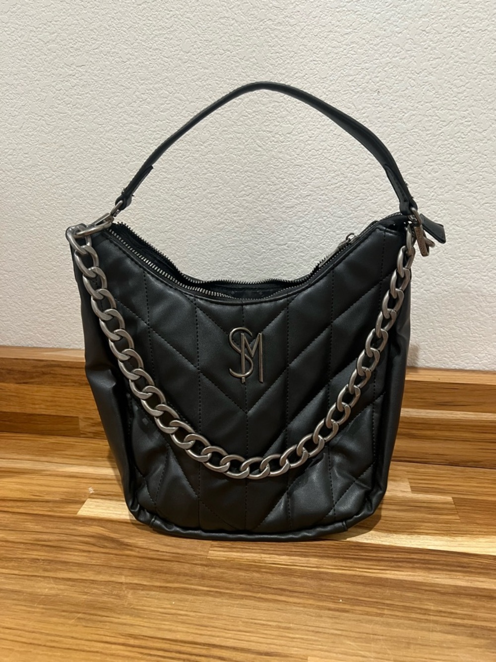STEVE MADDEN Black Quilted Shoulder Bag with Chain Accent